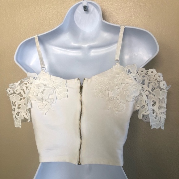 Haute Monde Cold Shoulder Lace Detail Crop Top Size Small - Picture 4 of 13